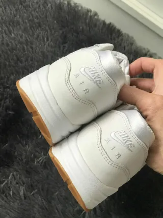 Nike Air Max 1 Triple White Gum T39