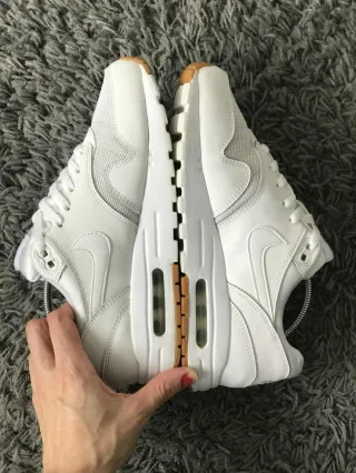Nike Air Max 1 Triple White Gum T39