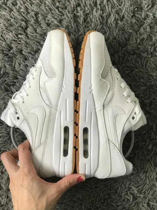 Nike Air Max 1 Triple White Gum T39