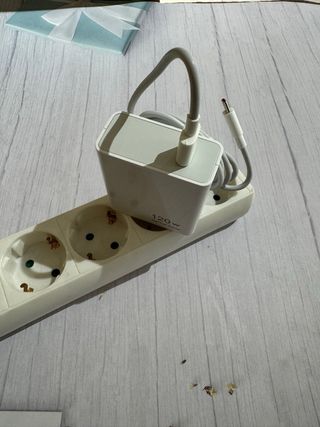 Cargador 120W Hyper Charge con Cable