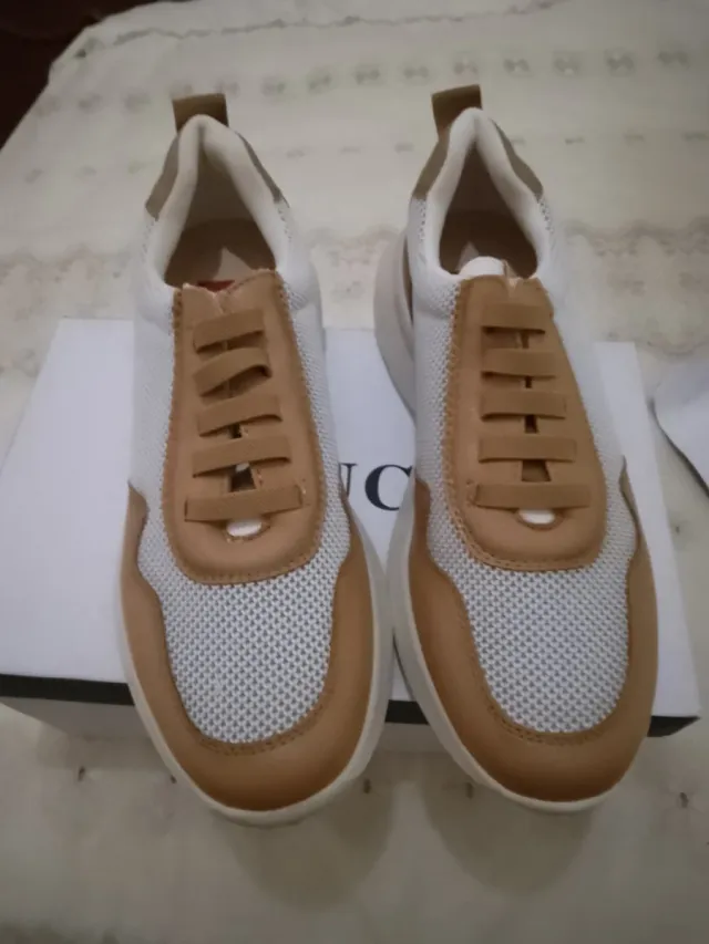 Deportivas mujer blancas y marrones número 38 nueb