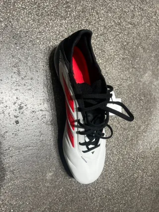 Botas de fútbol Adidas alta gama NUEVAS.