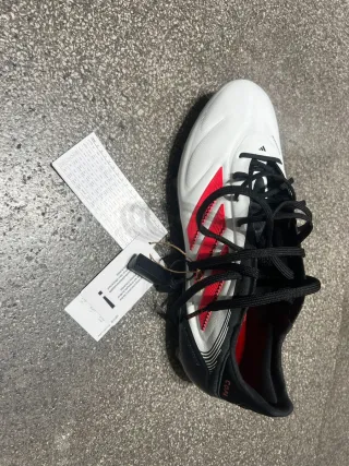 Botas de fútbol Adidas alta gama NUEVAS.