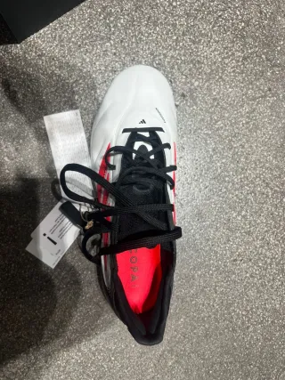 Botas de fútbol Adidas alta gama NUEVAS.