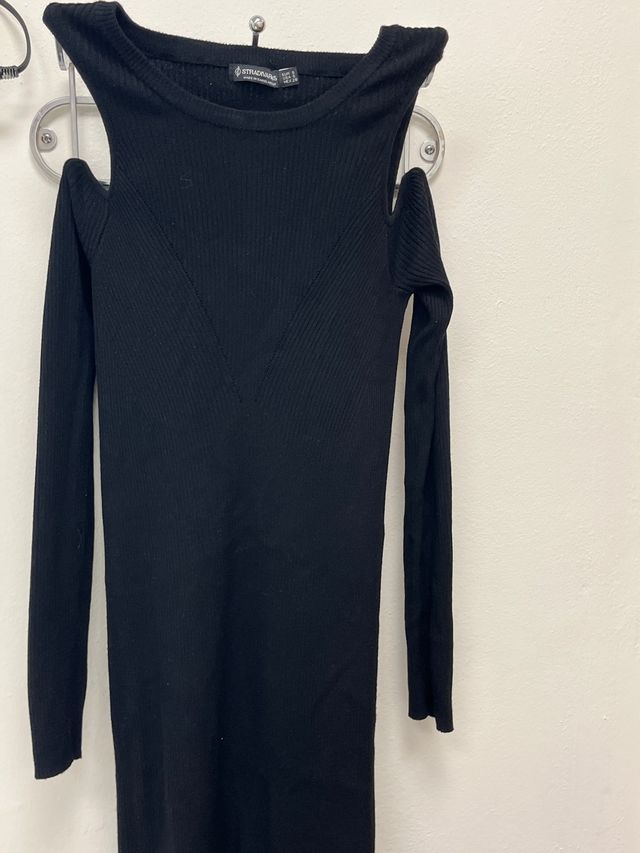 Vestido negro Stradivarius S
