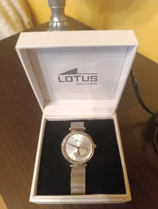 Reloj Lotus Mujer Corazón y Circonitas