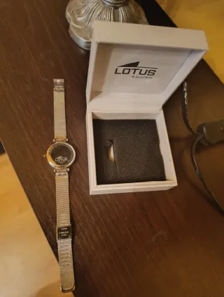 Reloj Lotus Mujer Corazón y Circonitas