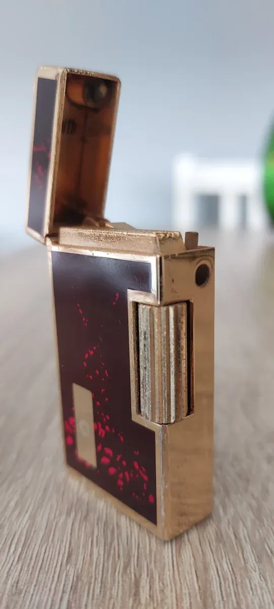 Encendedor Zenith Dorado con Diseño