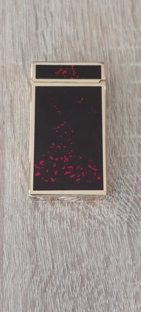 Encendedor Zenith Dorado con Diseño