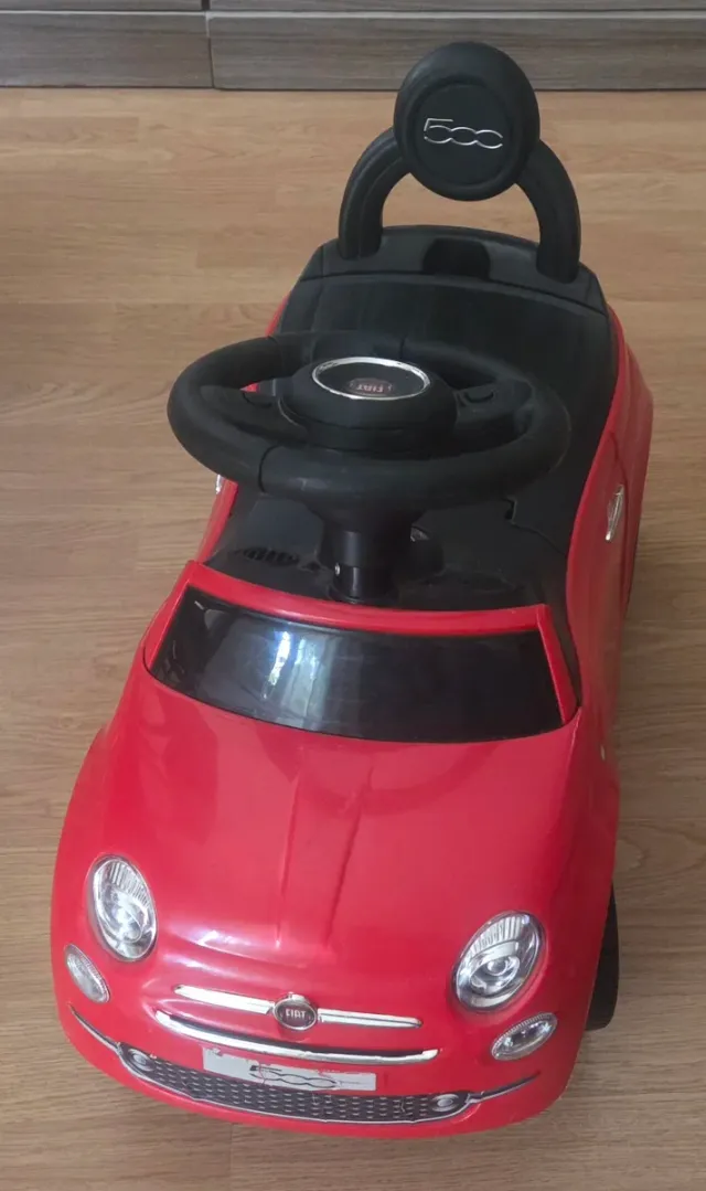 Coche correpasillos Fiat 500 rojo