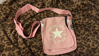 Bolso bandolera Converse rosa