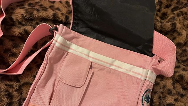 Bolso bandolera Converse rosa