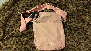 Bolso bandolera Converse rosa