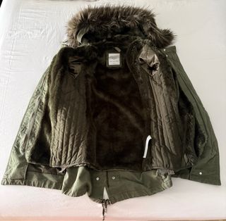 Parka verde militar con forro desmontable