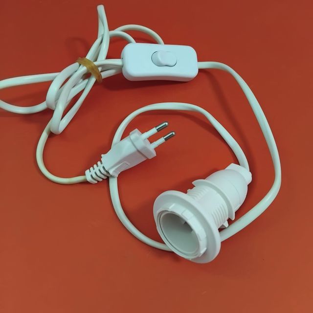 Portalámparas blanco con interruptor