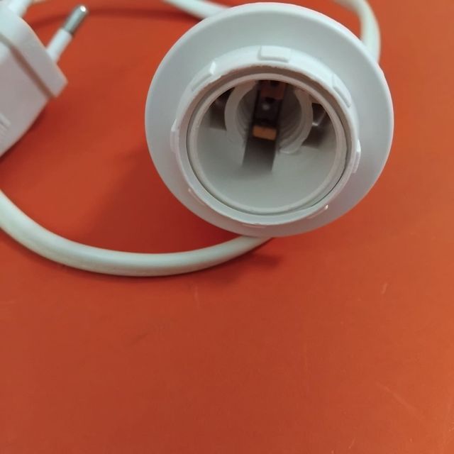 Portalámparas blanco con interruptor