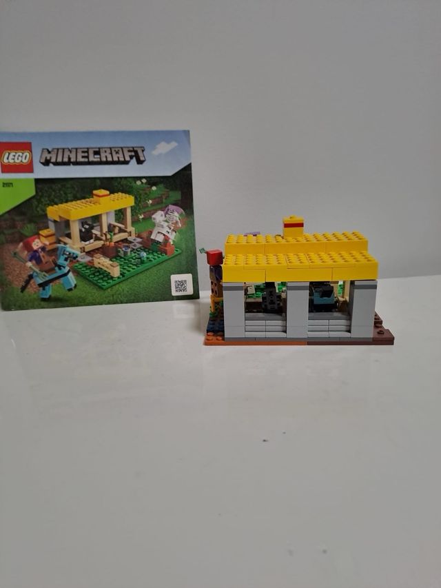 Lego Minecraft El Establo de los Caballos 21171