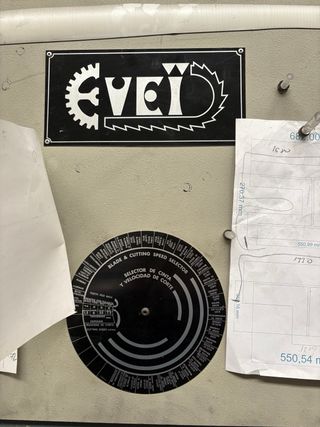 Sierra de cinta vertical Evei SE-1000