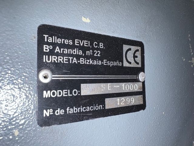 Sierra de cinta vertical Evei SE-1000