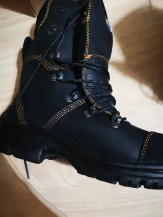 Botas Anti Corte de seguridad Lavoro, talla 41
