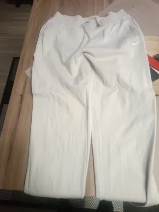 Pantalones chándal Nike hombre beige