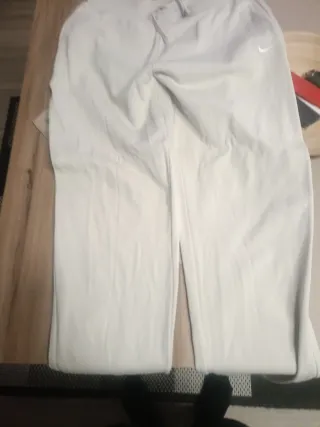 Pantalones chándal Nike hombre beige