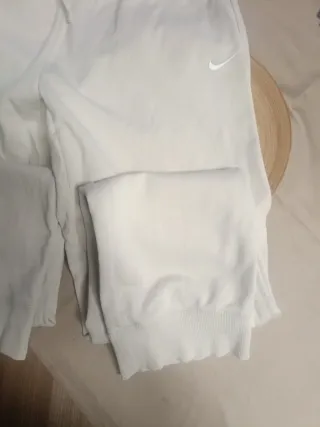 Pantalones chándal Nike hombre beige