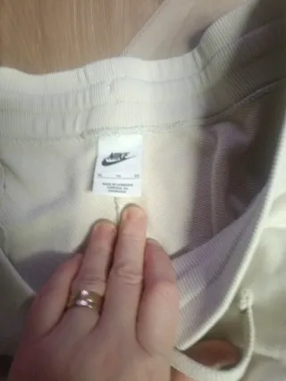 Pantalones chándal Nike hombre beige