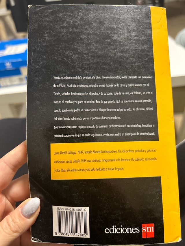 Cuartos oscuros (Gran Angular) (Spanish Edition)