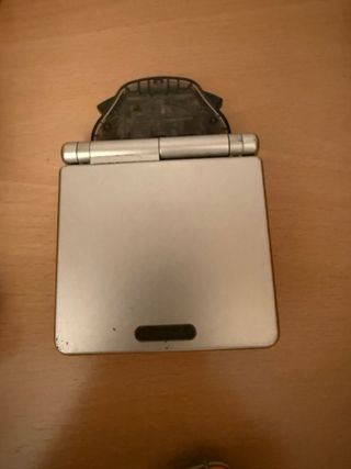 Nintendo Game Boy Advance SP Plata + juego pokemon