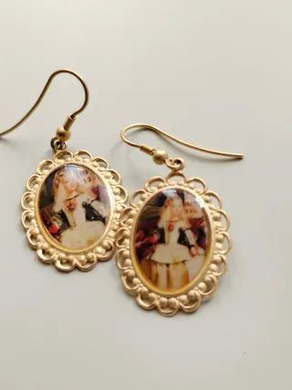 Pendientes vintage dorados con retrato