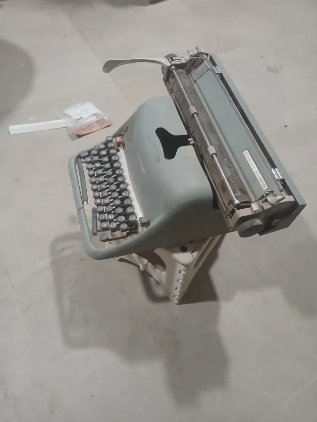 Máquina de escribir antigua