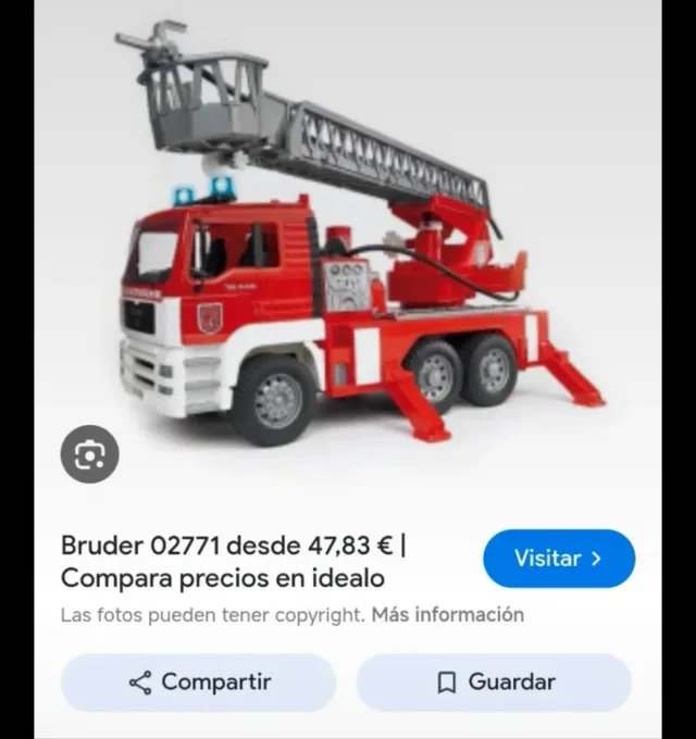 Camión de bomberos de juguete rojo