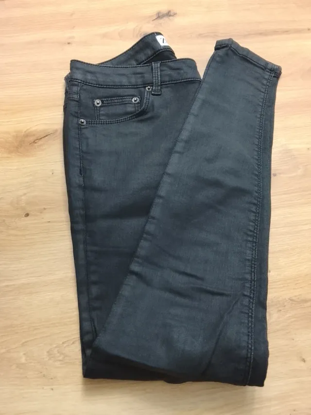 Pantalones negros ajustados