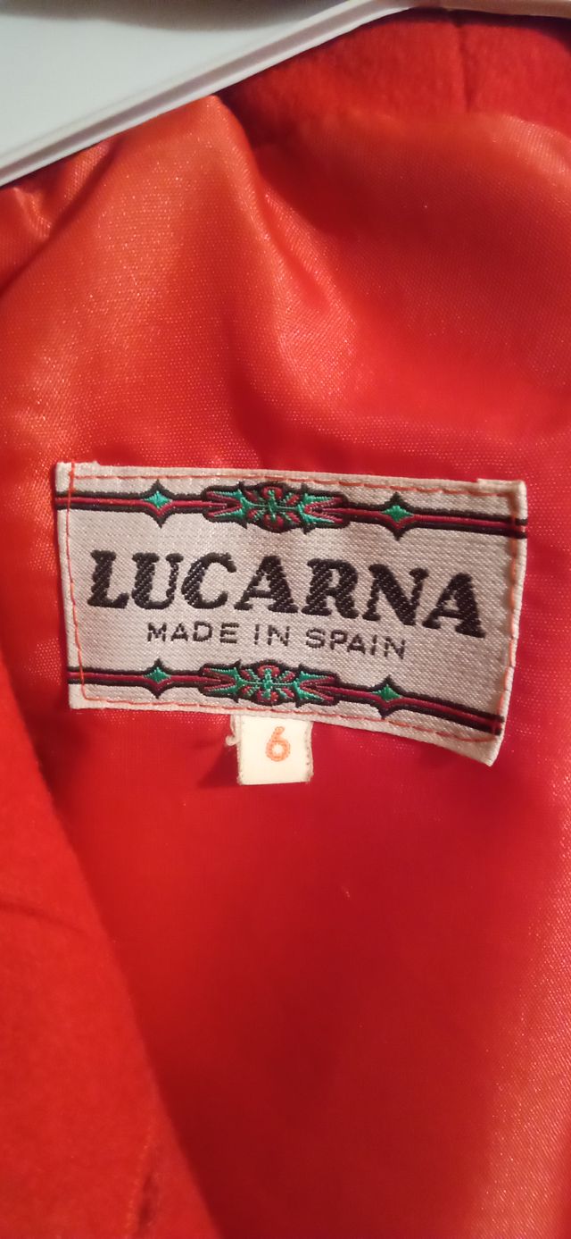 Abrigo niña rojo con botones dorados