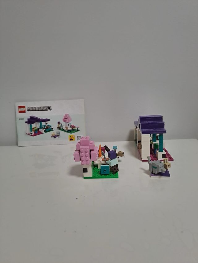 Lego Minecraft El Santuario de Animales y establo