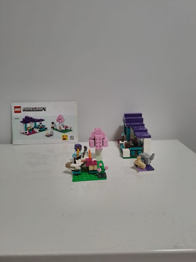 Lego Minecraft El Santuario de Animales y establo