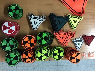 Parches Ropa Nuclear y Dainese