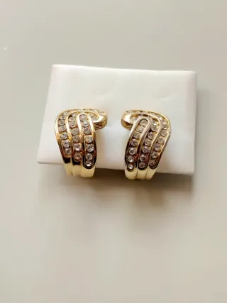 Pendientes vintage dorados con pedrería