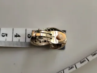 Pendientes vintage dorados con pedrería