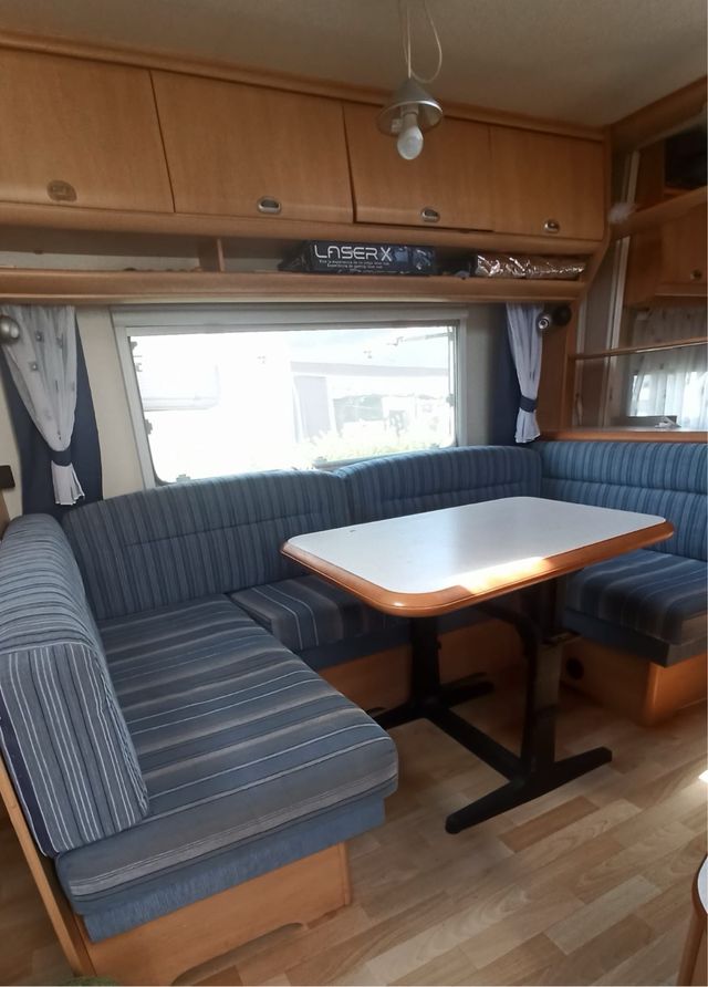 Caravana Hobby Deluxe 3 ambientes