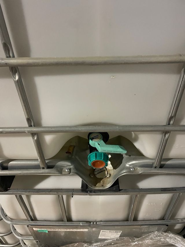 Depósito 1000L IBC con palet de plástico