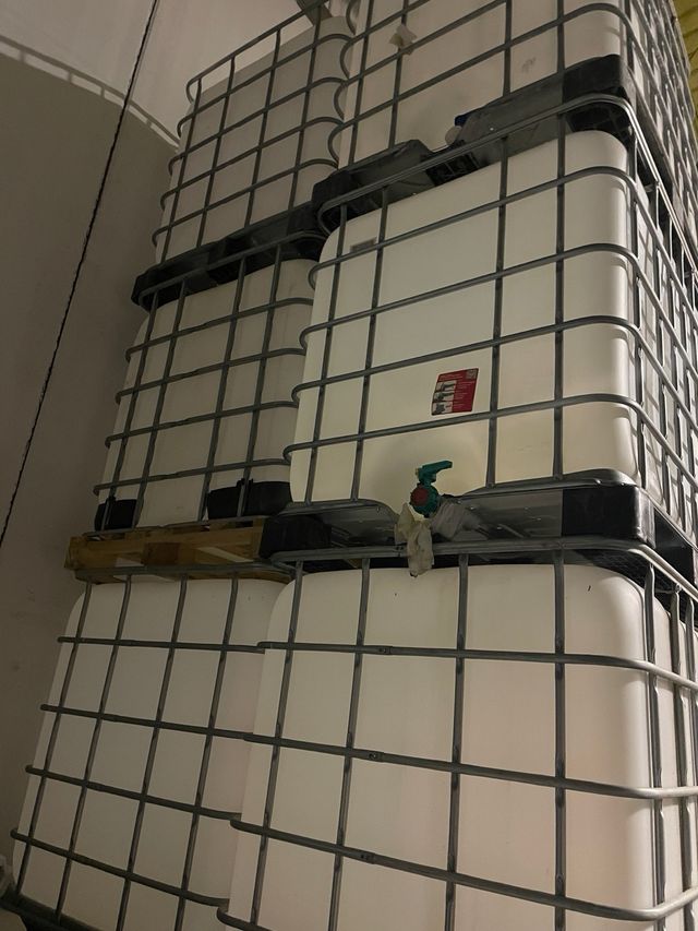 Depósito 1000L IBC con palet de plástico