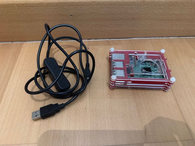 Raspberry pi 3 model B con caja