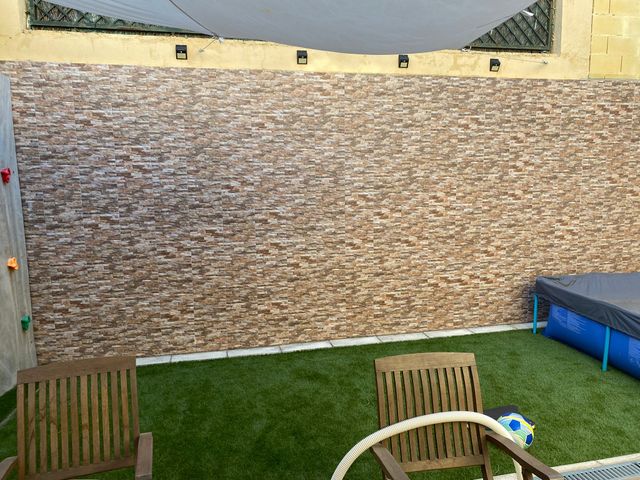 Césped artificial verde