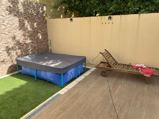 Césped artificial verde