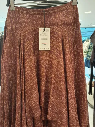 Falda Zara Marrón con Detalles Dorados