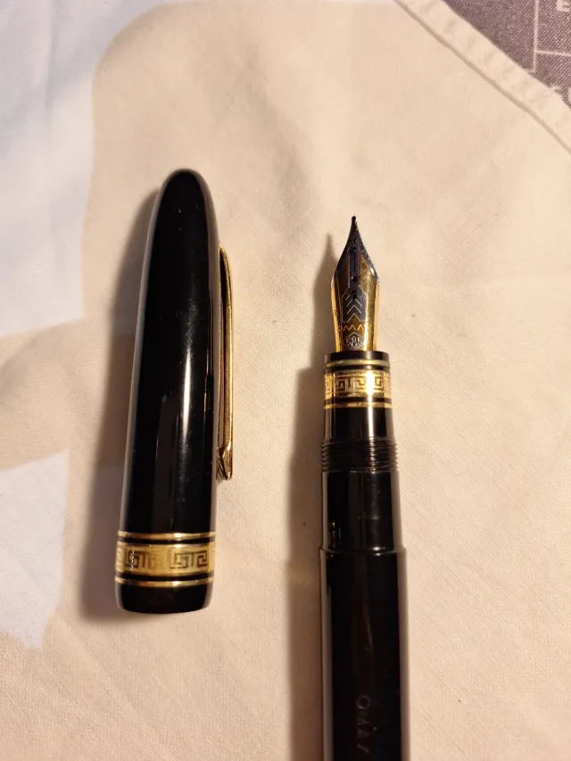 Penna stilografica Omas extra serie limitata nera