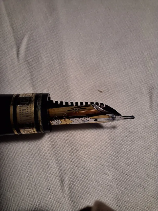 Penna stilografica Omas extra serie limitata nera