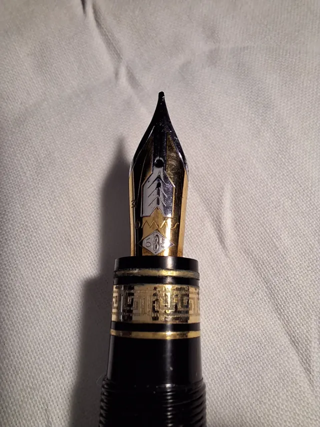 Penna stilografica Omas extra serie limitata nera